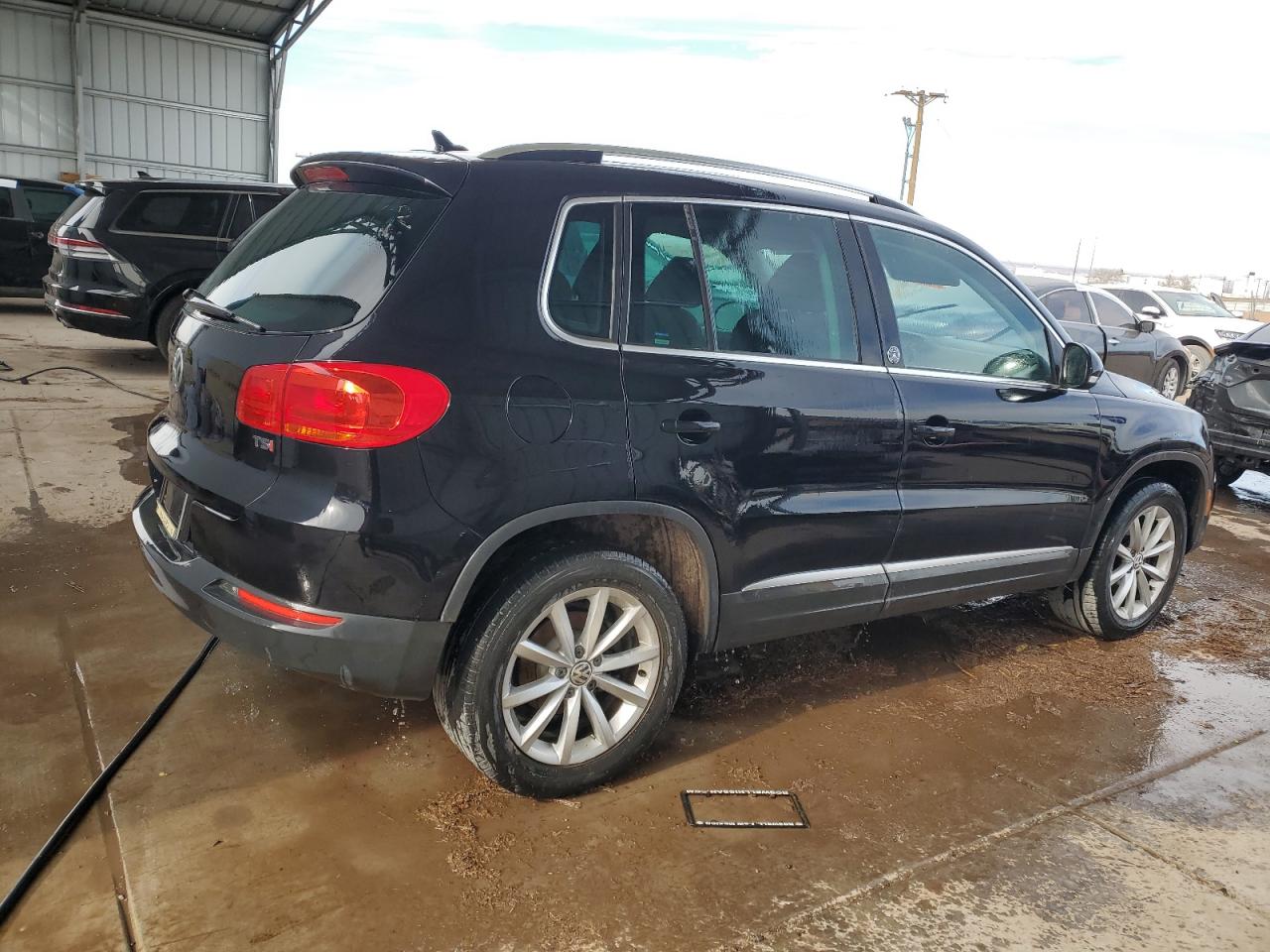 VIN WVGRV7AX4HK015271 2017 VOLKSWAGEN TIGUAN no.3