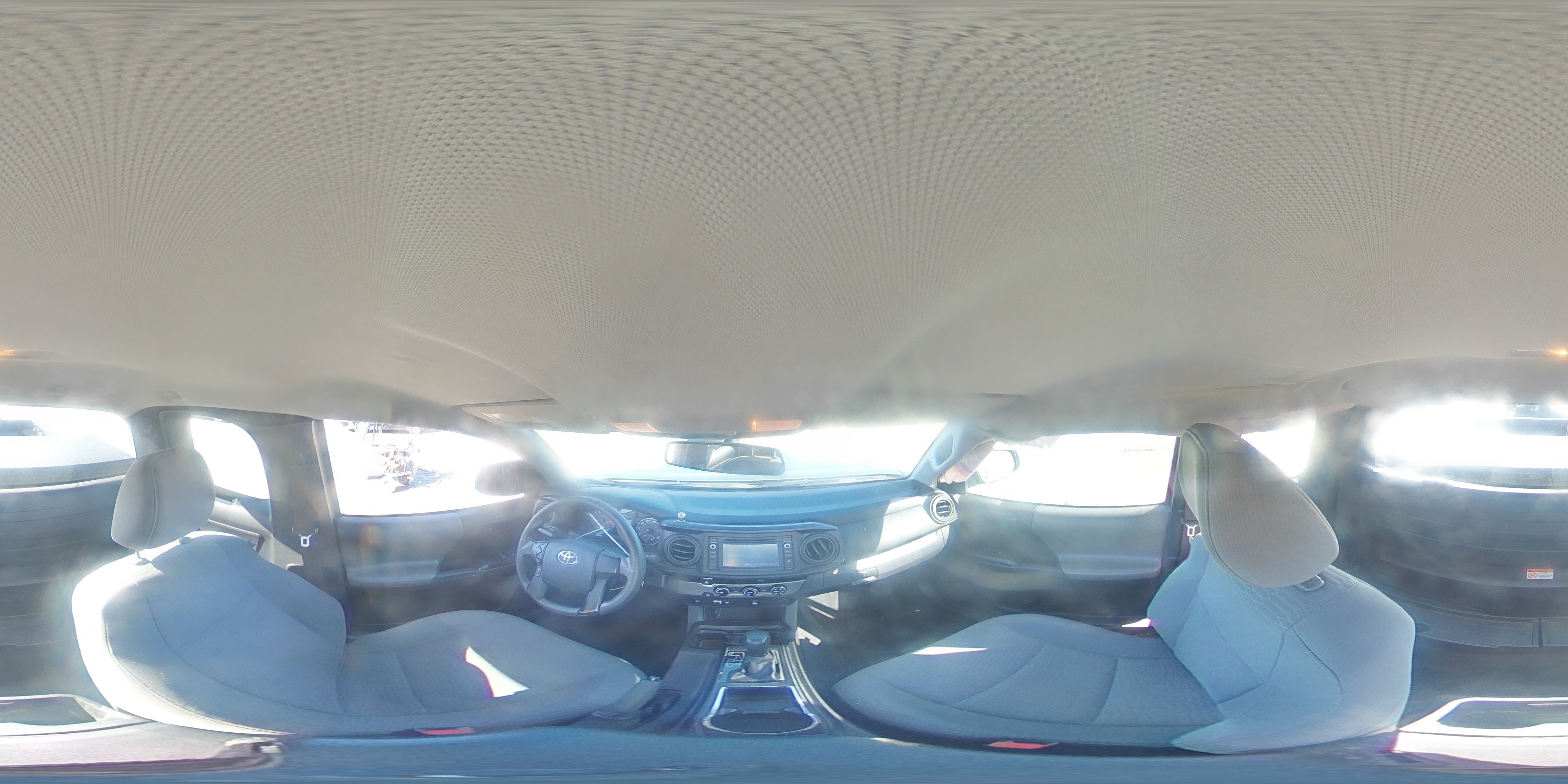 2016 Toyota Tacoma - Image 13