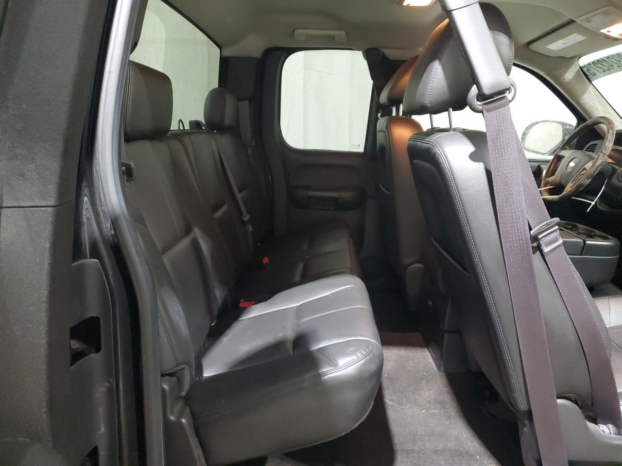 2013 Chevrolet Silverado - Image 10