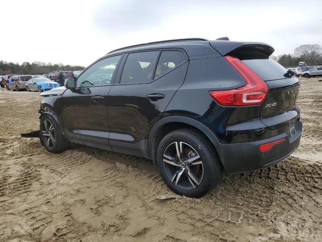  VOLVO XC40 CORE 2024 Czarny