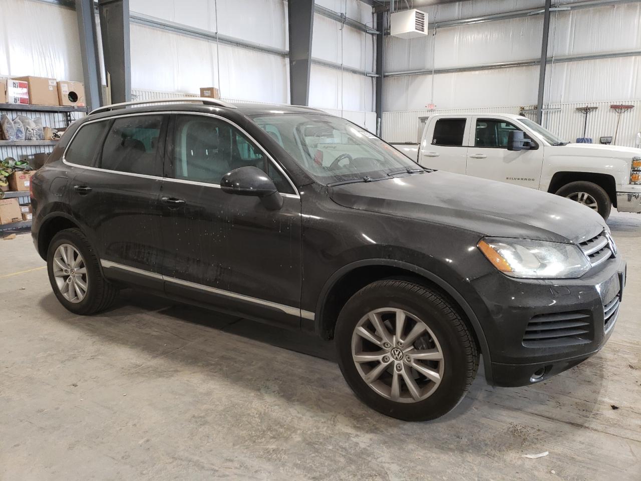 2014 Volkswagen Touareg - Image 4