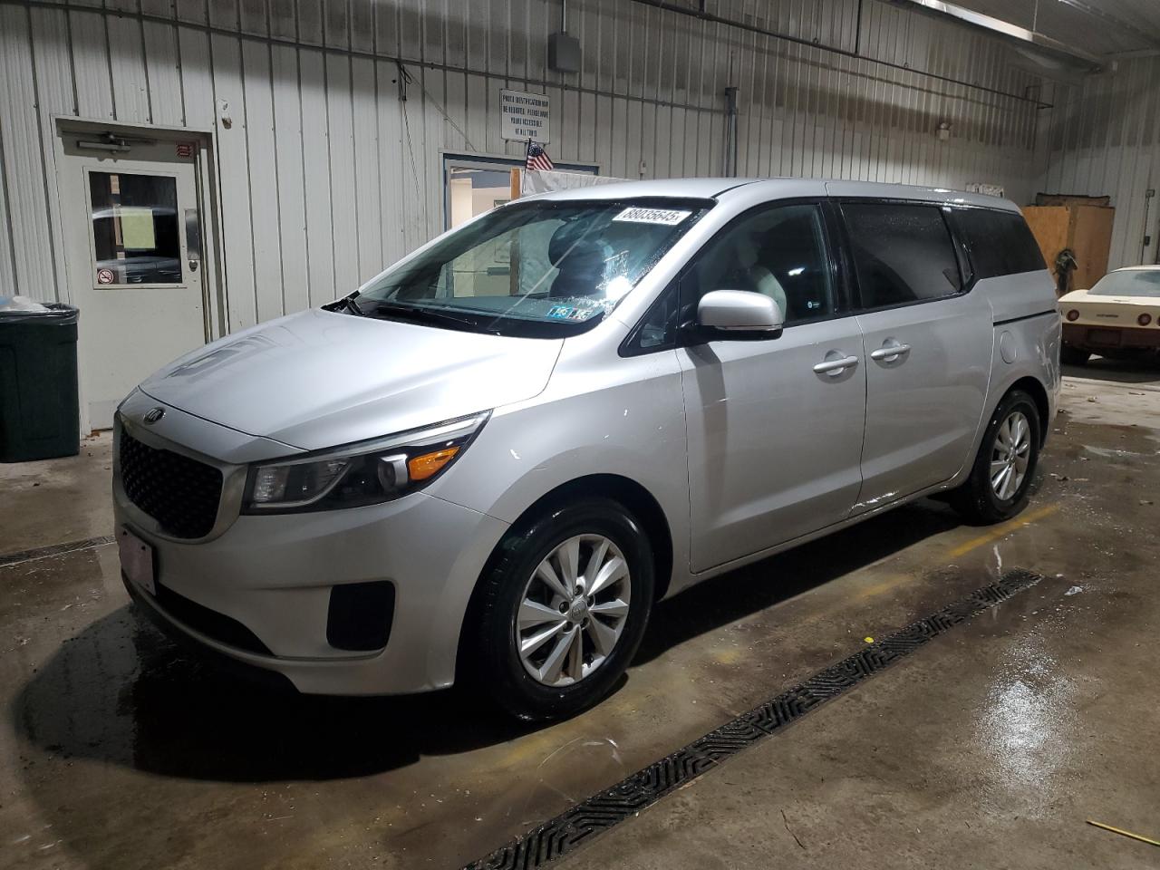 2017 Kia Sedona - Image 1