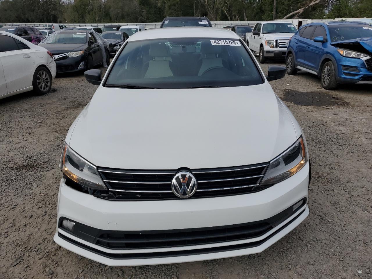 2016 Volkswagen Jetta - Image 5