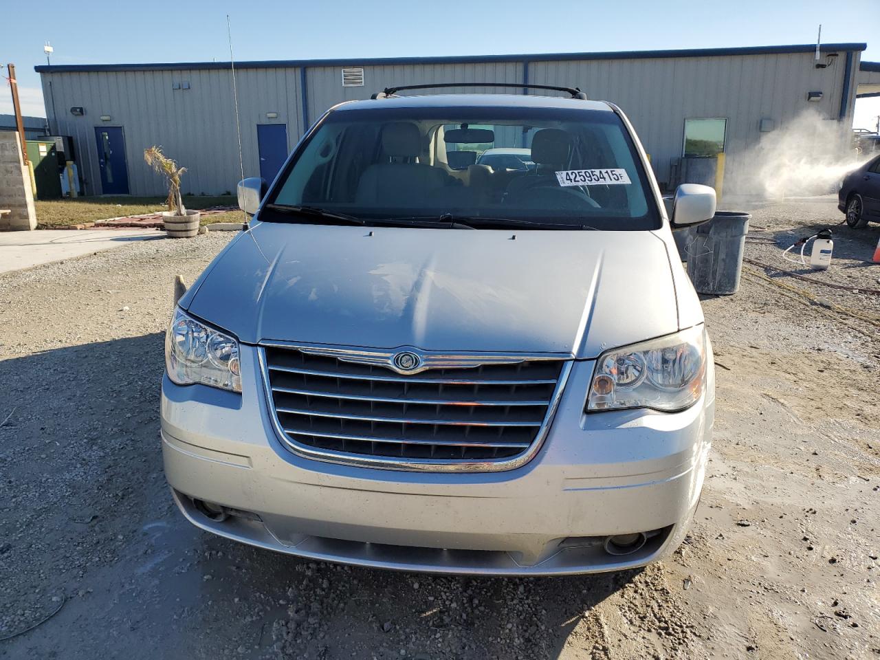2009 Chrysler Town & Country - Image 5