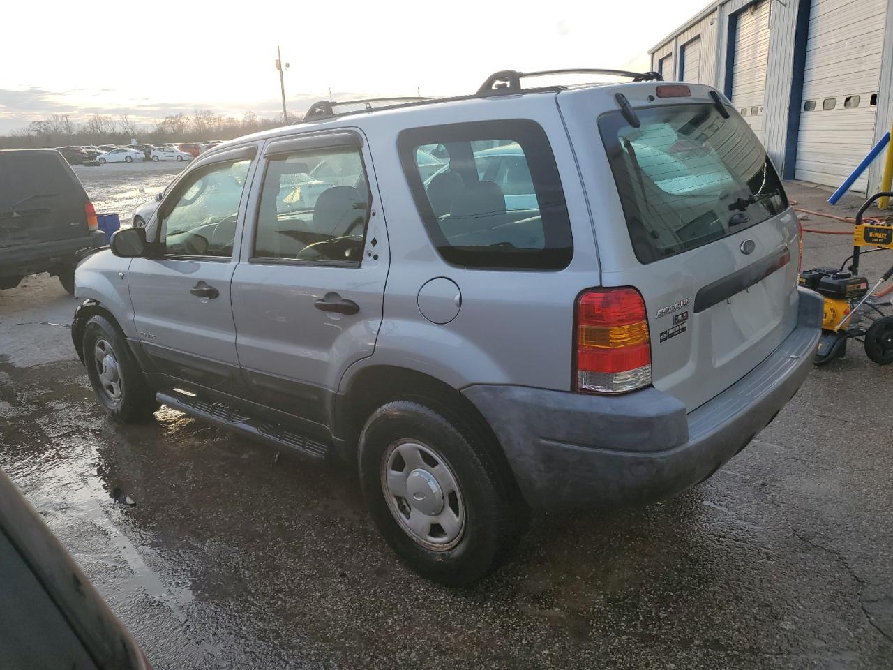 2002 Ford Escape - Image 2