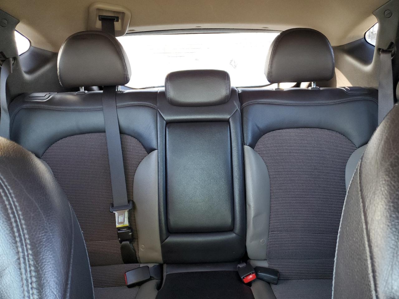 2012 Hyundai Tucson - Image 10