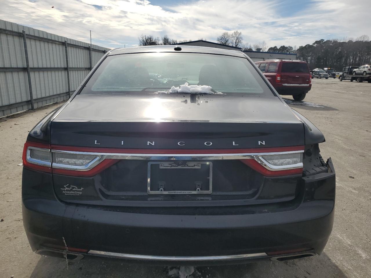 2017 Lincoln Continental - Image 6