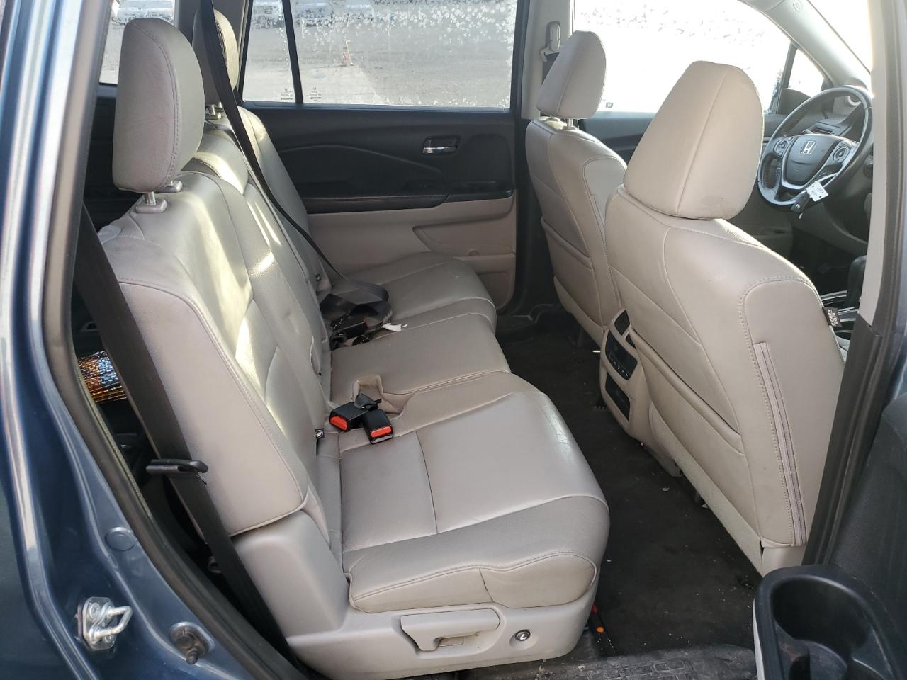 2017 Honda Pilot - Image 11