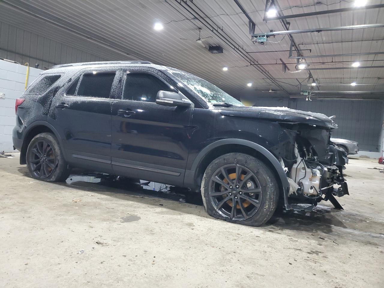 2017 Ford Explorer - Image 4