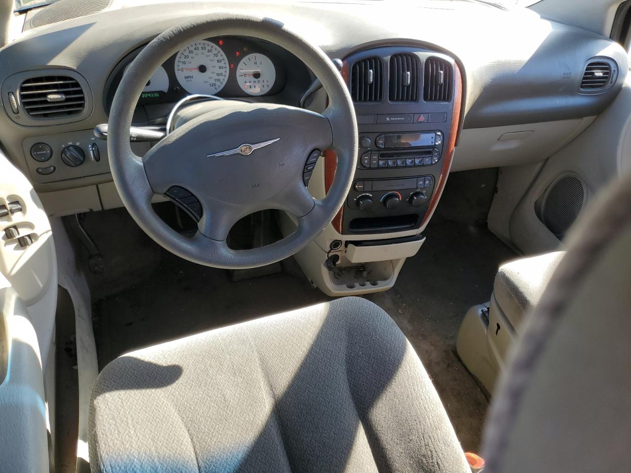 2005 Chrysler Town & Country - Image 8