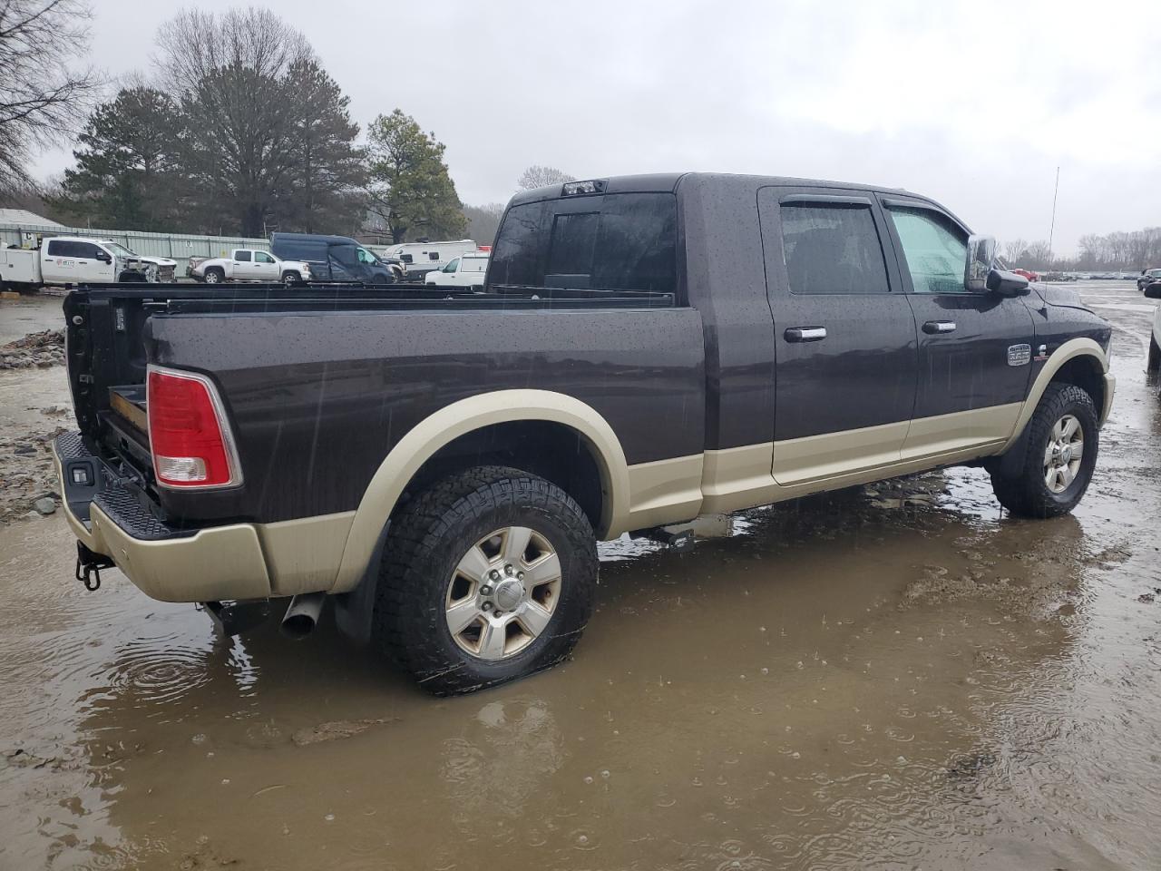 2016 RAM 3500 - Image 3
