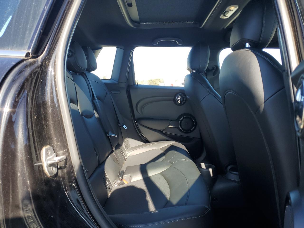 2019 MINI Cooper - Image 10