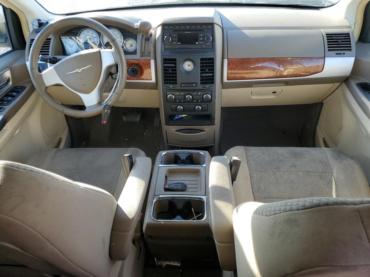 2008 Chrysler Town & Country - Image 8