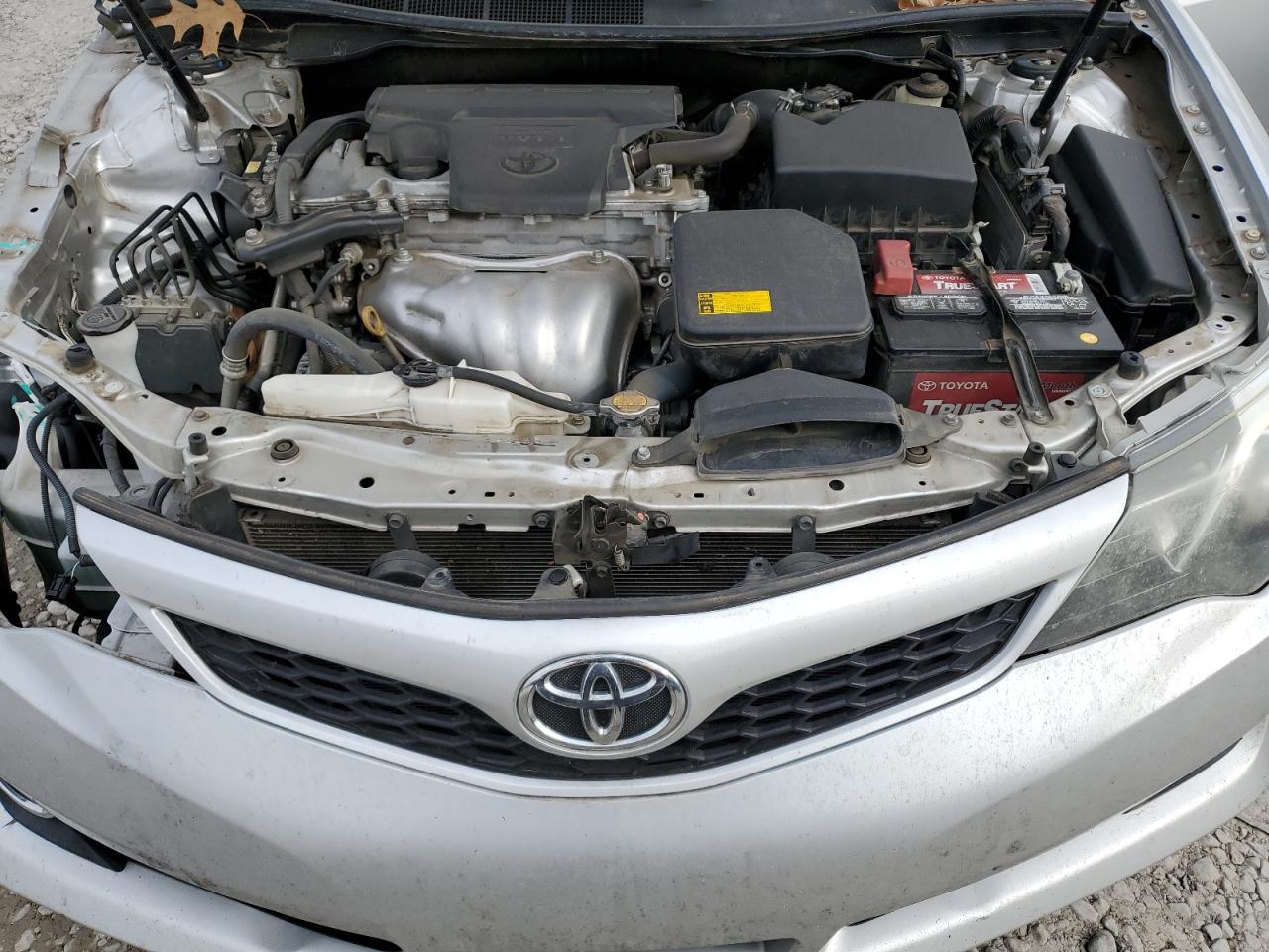 2014 Toyota Camry - Image 11