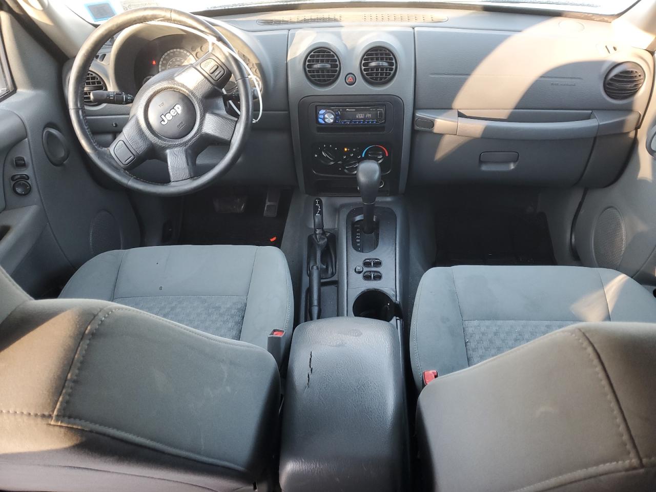2006 Jeep Liberty (North America) - Image 8
