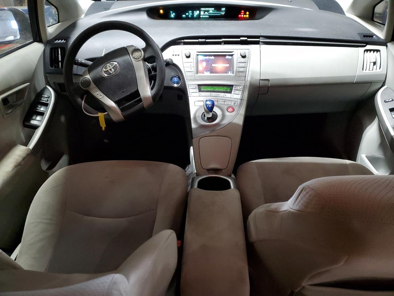 2012 Toyota Prius - Image 8