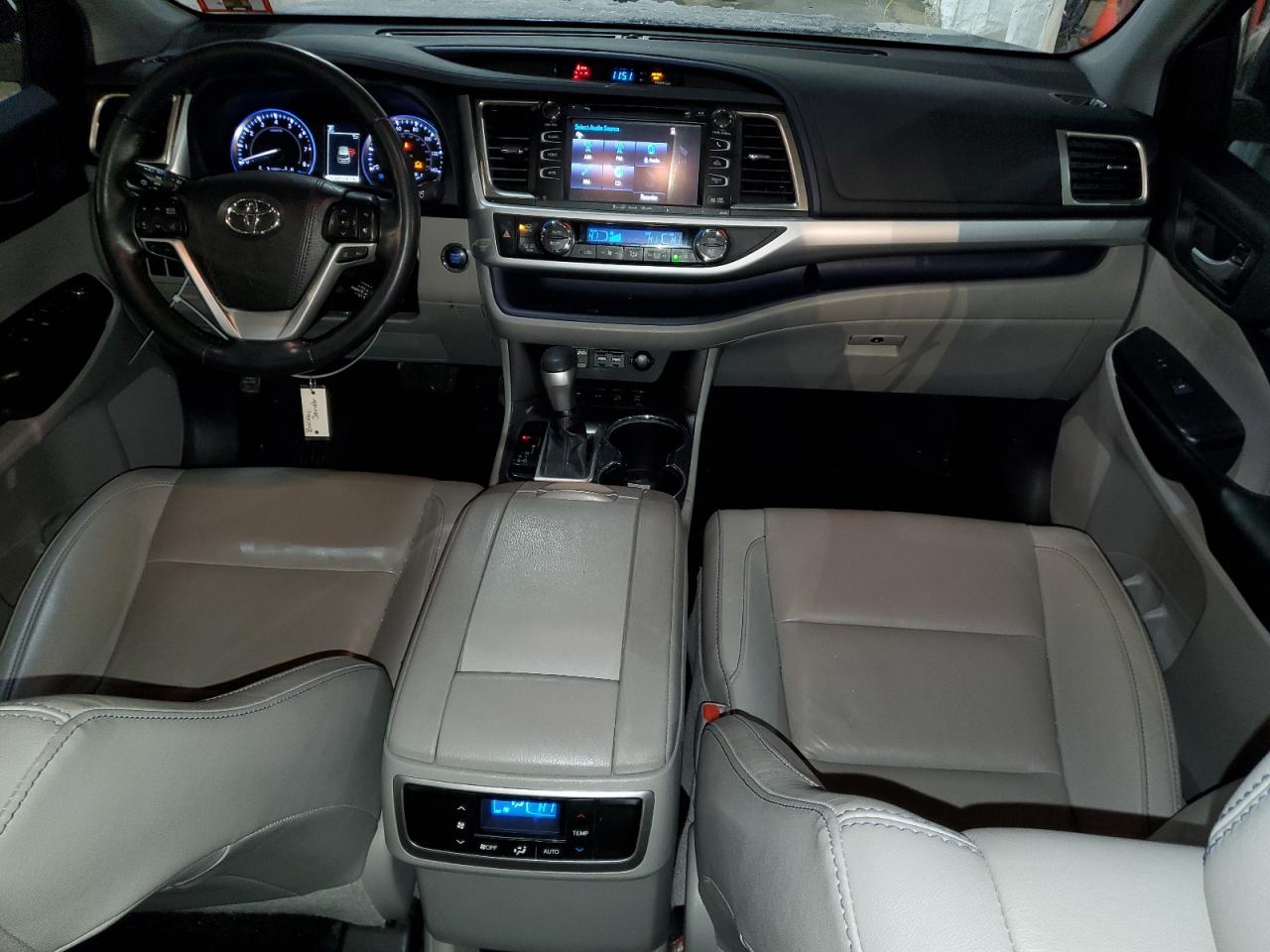 2019 Toyota Highlander - Image 8
