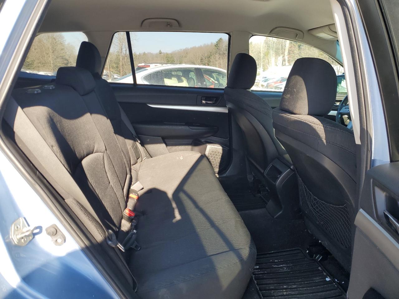 2011 Subaru Outback - Image 10