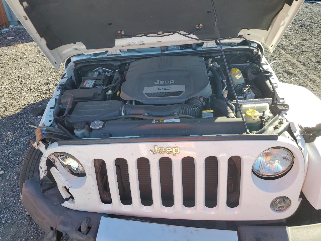 2015 Jeep Wrangler - Image 12