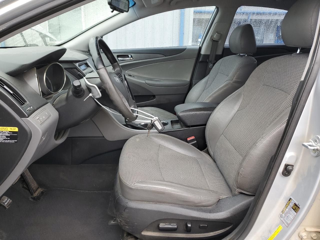2012 Hyundai Sonata - Image 7