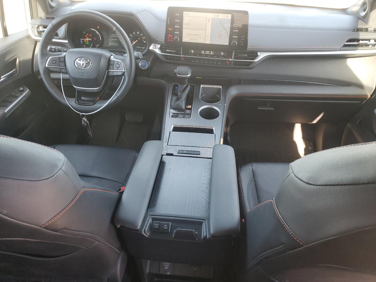 2022 Toyota Sienna - Image 8