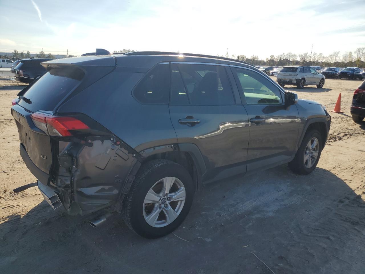 VIN 2T3W1RFV9LW072586 2020 TOYOTA RAV4 no.3