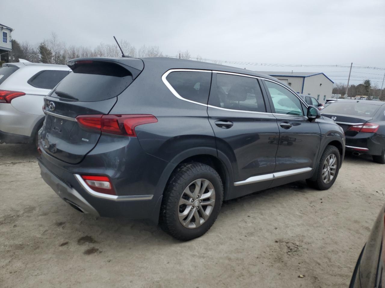 2020 Hyundai Santa Fe - Image 3
