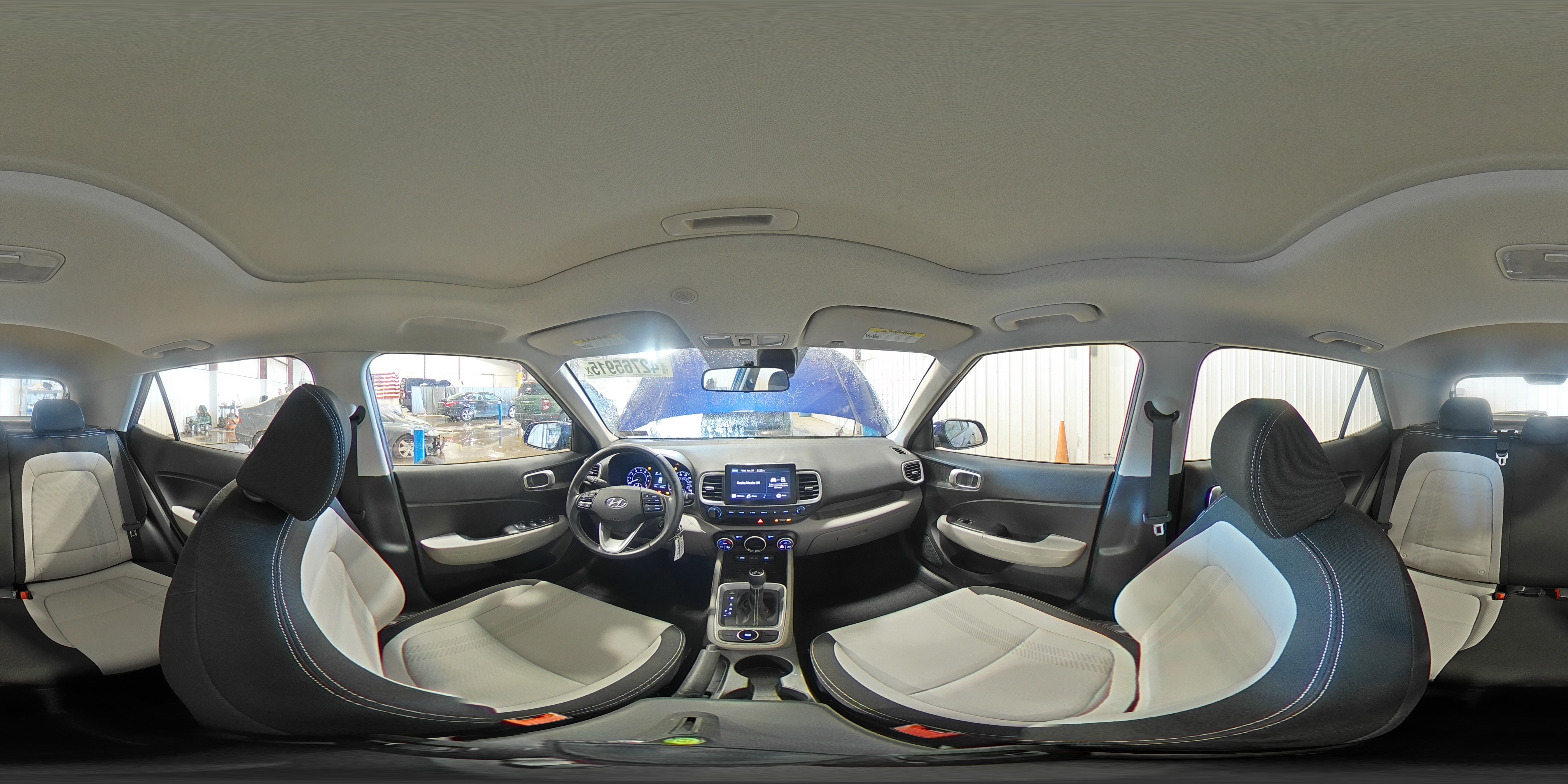 2022 Hyundai Venue - Image 15