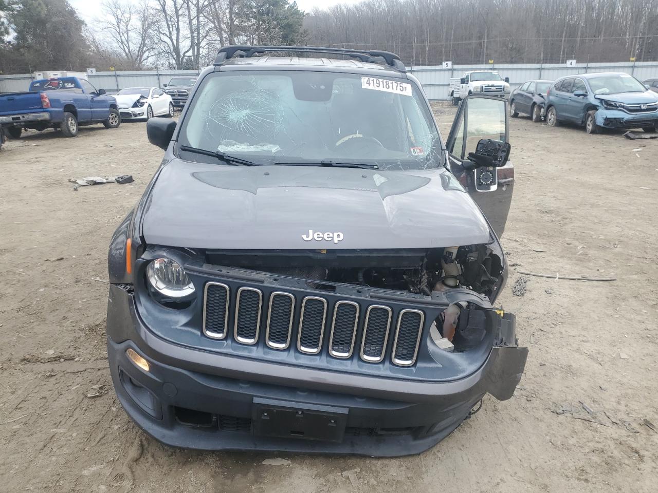 2016 Jeep Renegade - Image 5