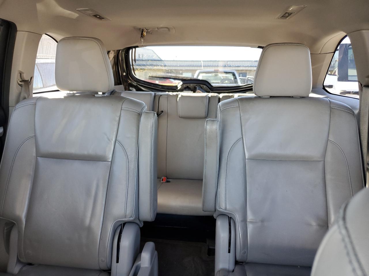 2016 Toyota Highlander - Image 10