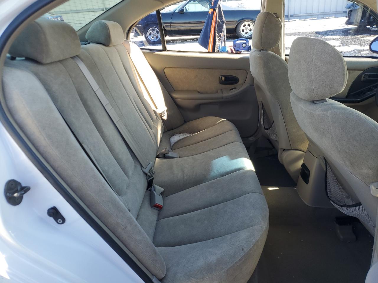 2002 Hyundai Elantra - Image 11