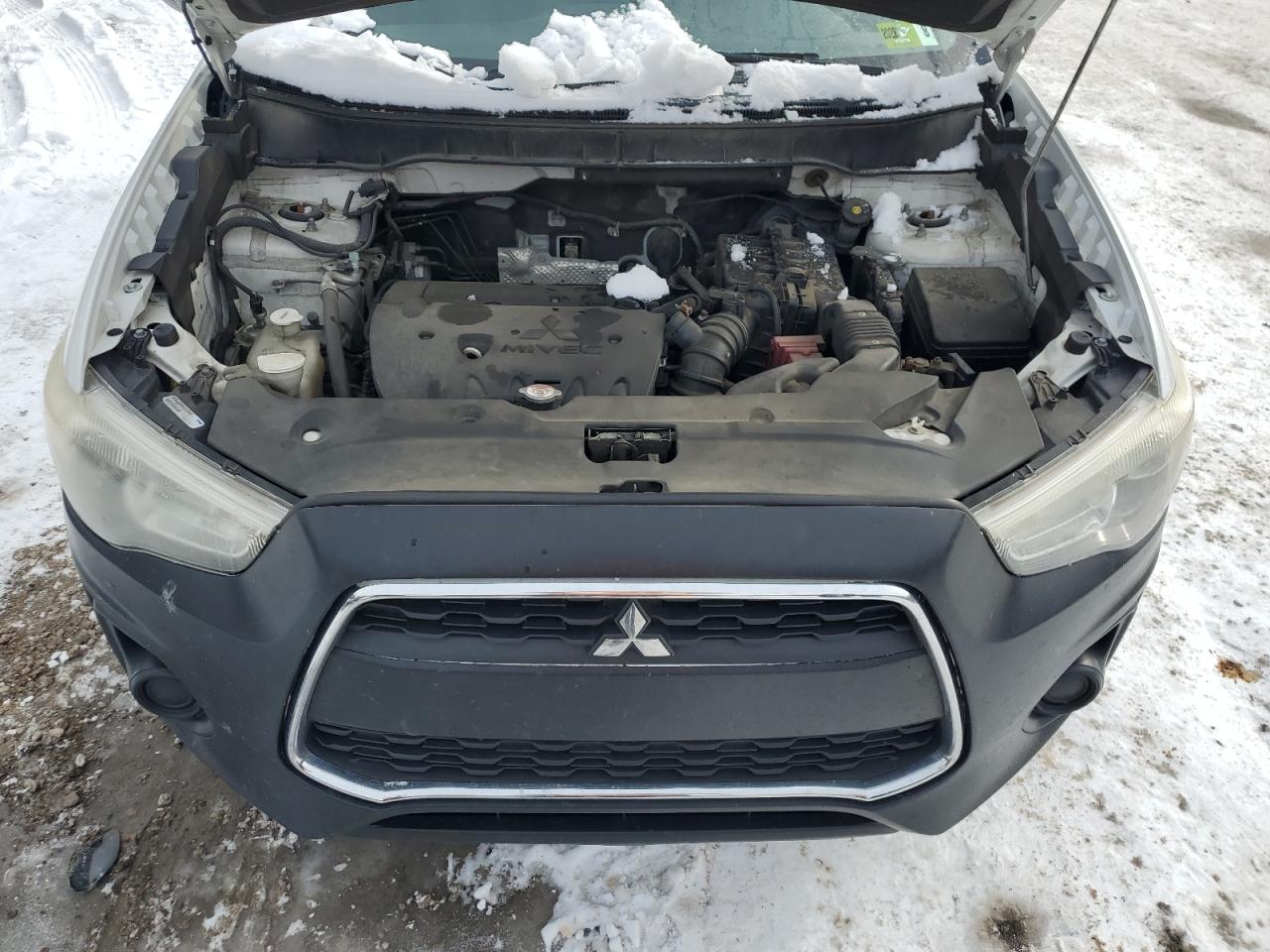 2014 Mitsubishi Outlander - Image 12