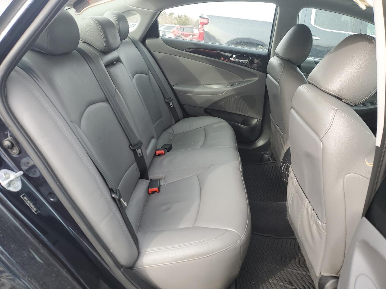 2013 Hyundai Sonata - Image 10