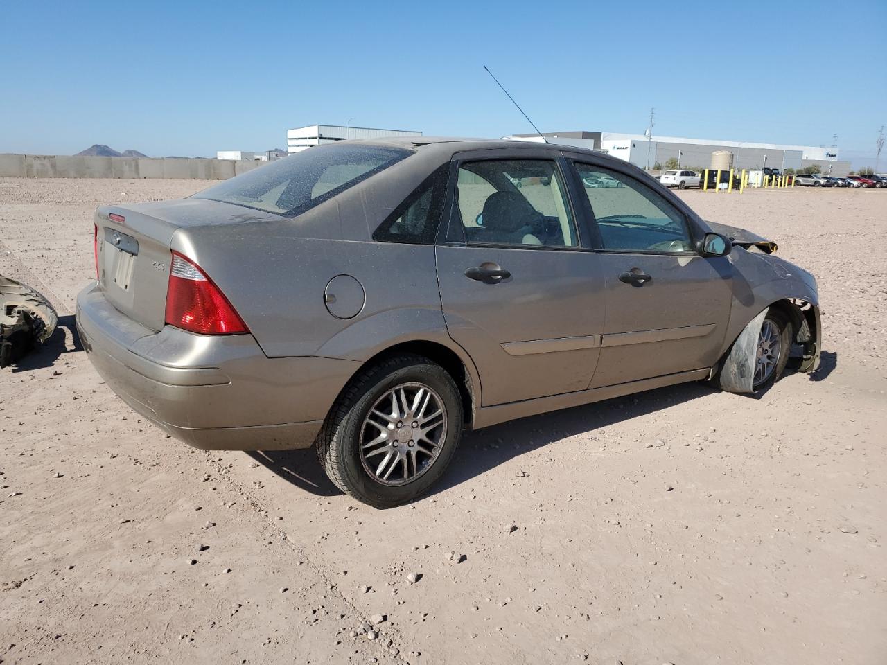 2005 Ford Focus - Image 3
