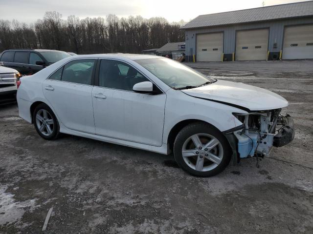 Sedans TOYOTA CAMRY 2014 White