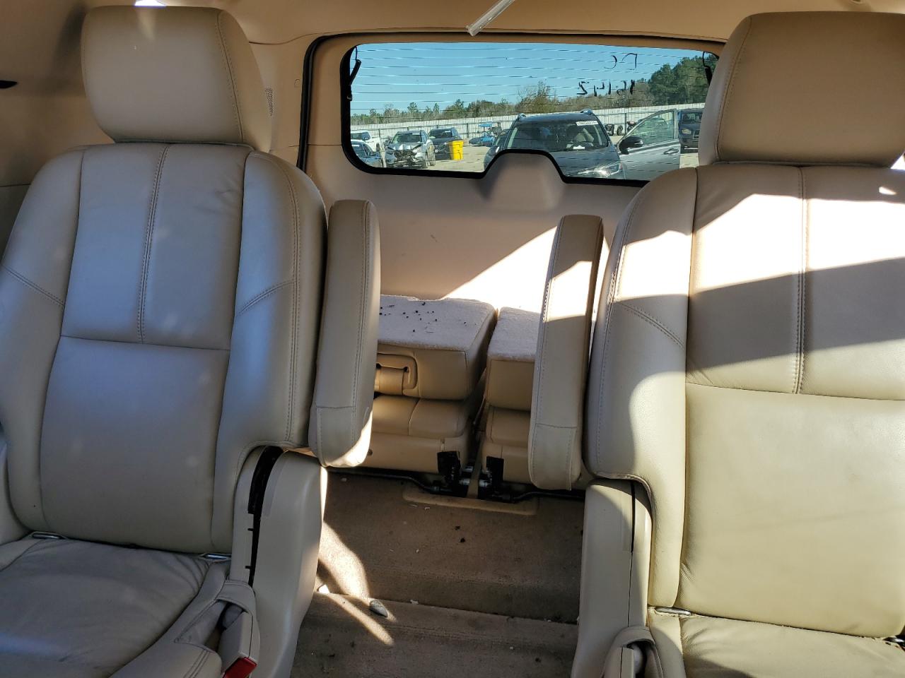 2011 Chevrolet Tahoe - Image 10