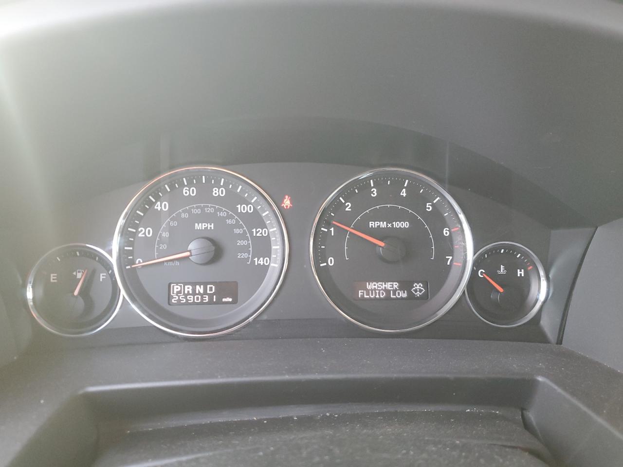 2008 Jeep Commander - Image 9