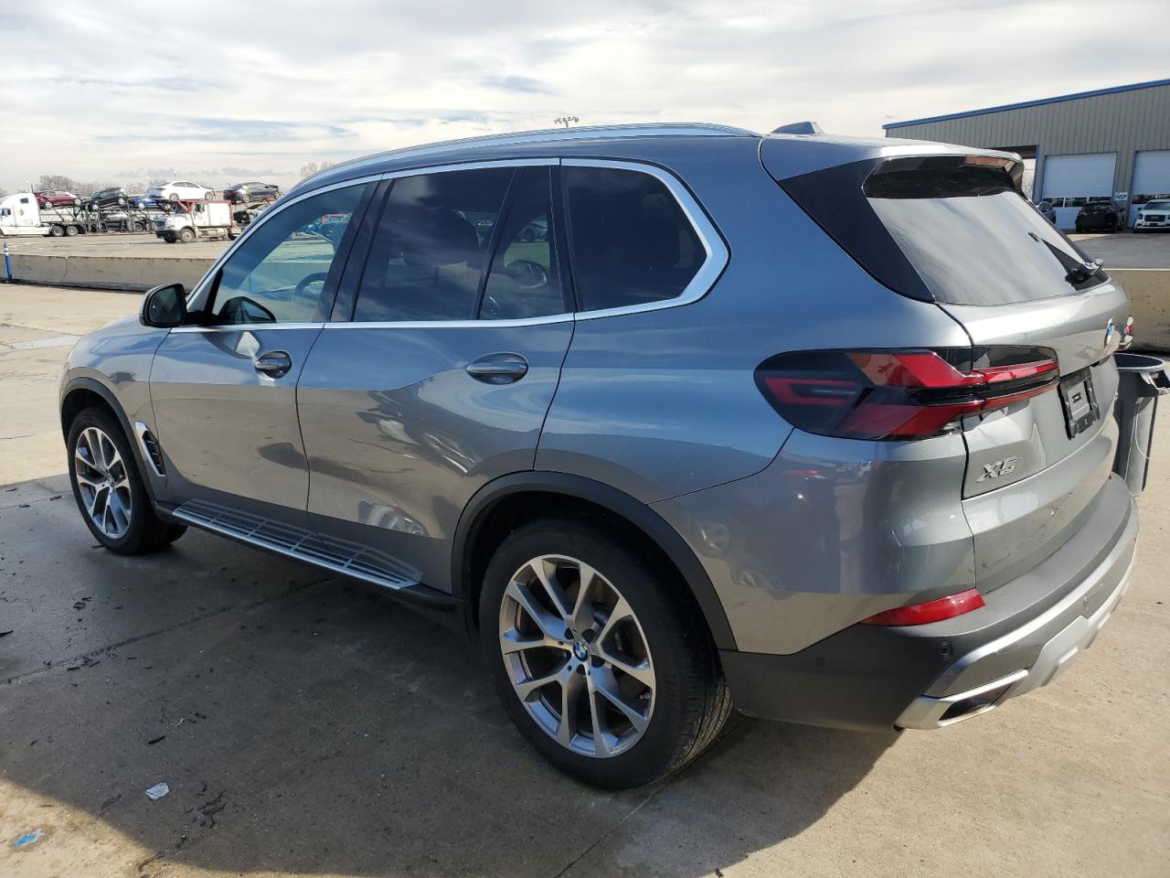 2024 BMW X5 - Image 2