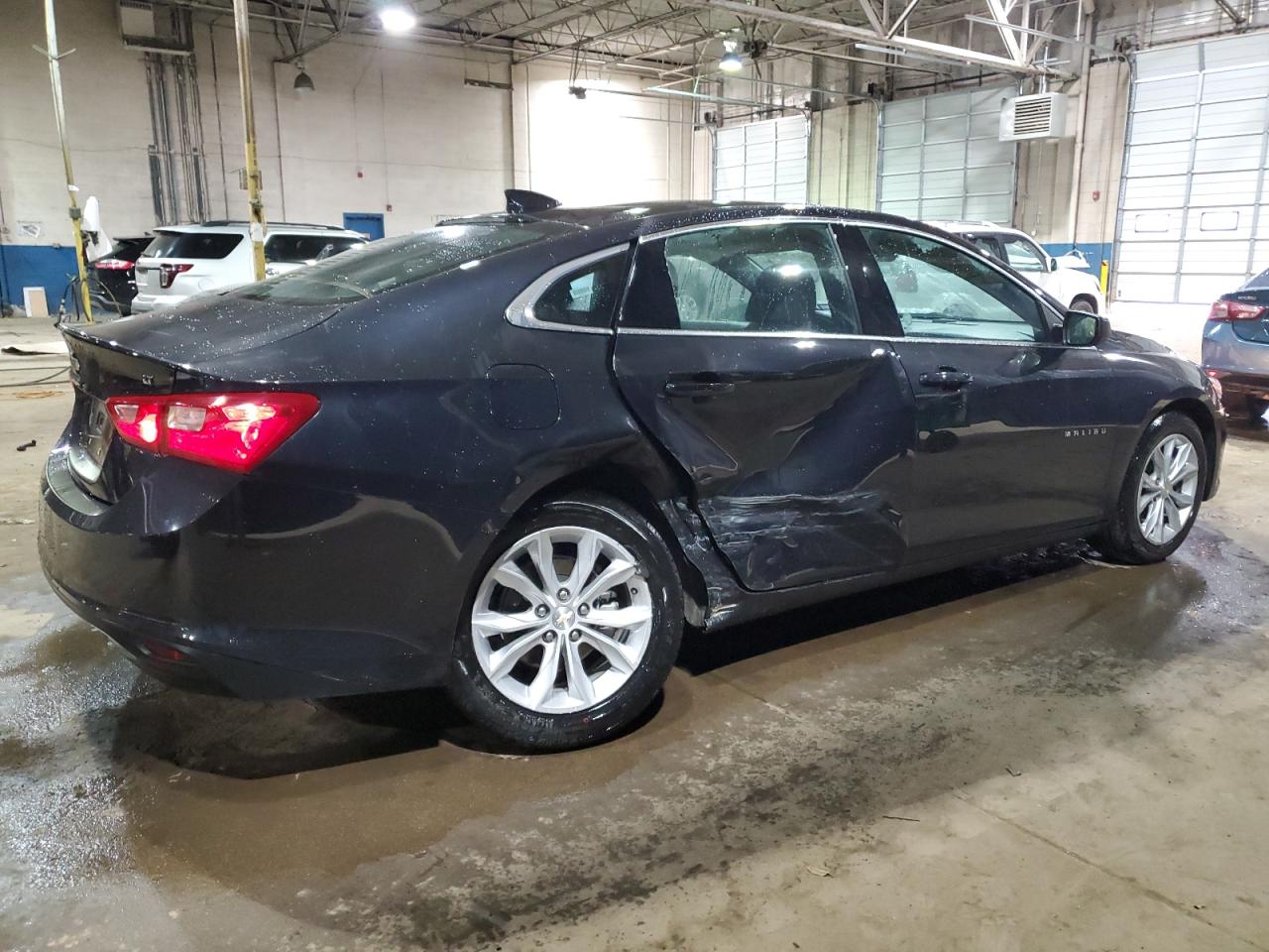 2023 Chevrolet Malibu - Image 3