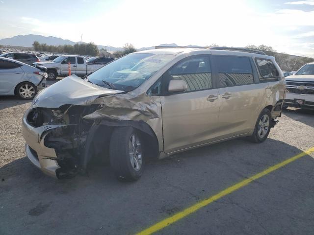 2014 Toyota Sienna Le de vânzare în Las Vegas, NV - Front End