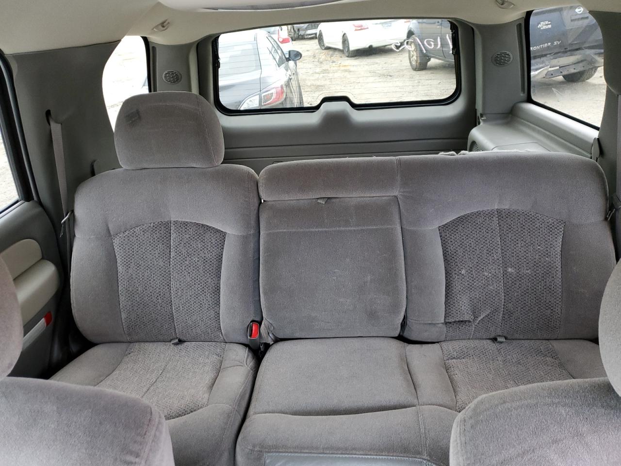 2000 Chevrolet Tahoe K1500 VIN: 1GNEK13T2YJ201665 Lot: 41811335