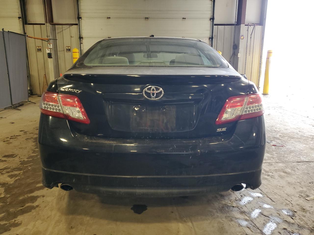 2010 Toyota Camry - Image 6