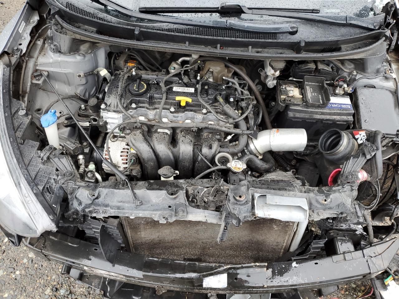 2014 Hyundai Elantra - Image 12