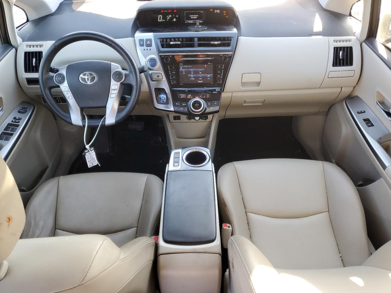 2016 Toyota Prius - Image 8