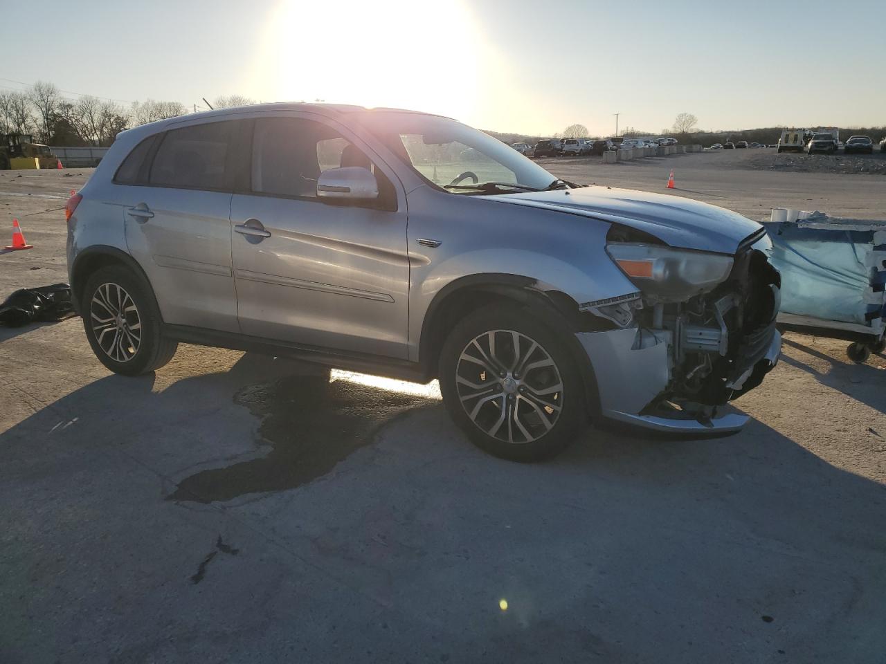 2016 Mitsubishi Outlander - Image 4