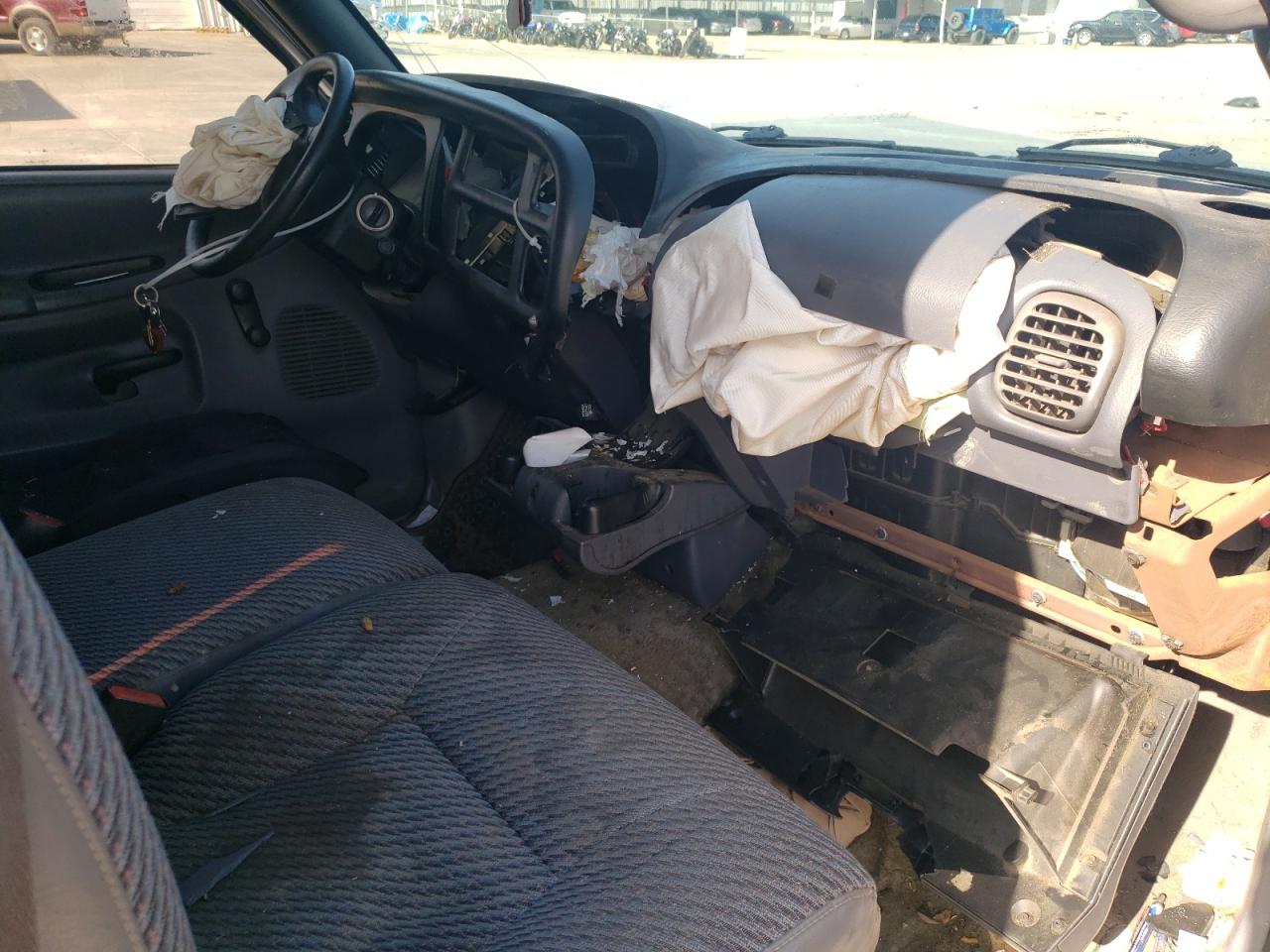 1999 Dodge Ram 1500 VIN: 3B7HC12Y0XG138274 Lot: 51933405