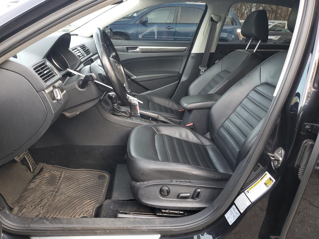 2017 Volkswagen Passat Sel Premium VIN: 1VWCM7A34HC061829 Lot: 88177705