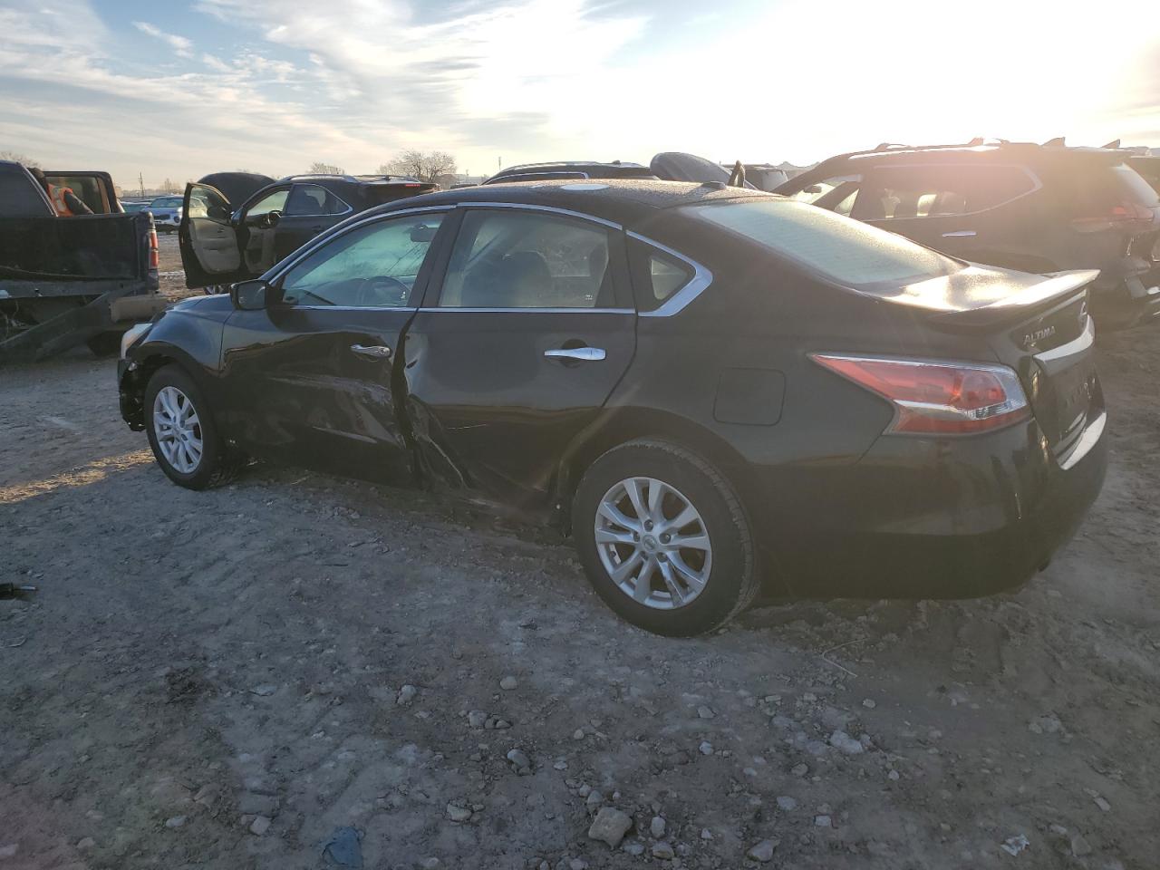 2014 Nissan Altima - Image 2