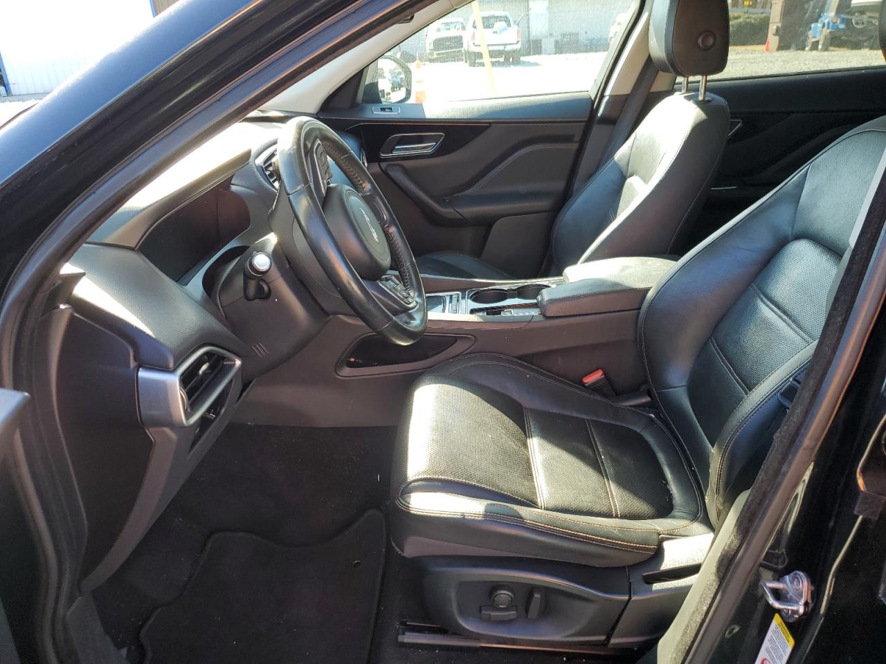 2017 Jaguar F-Pace - Image 7