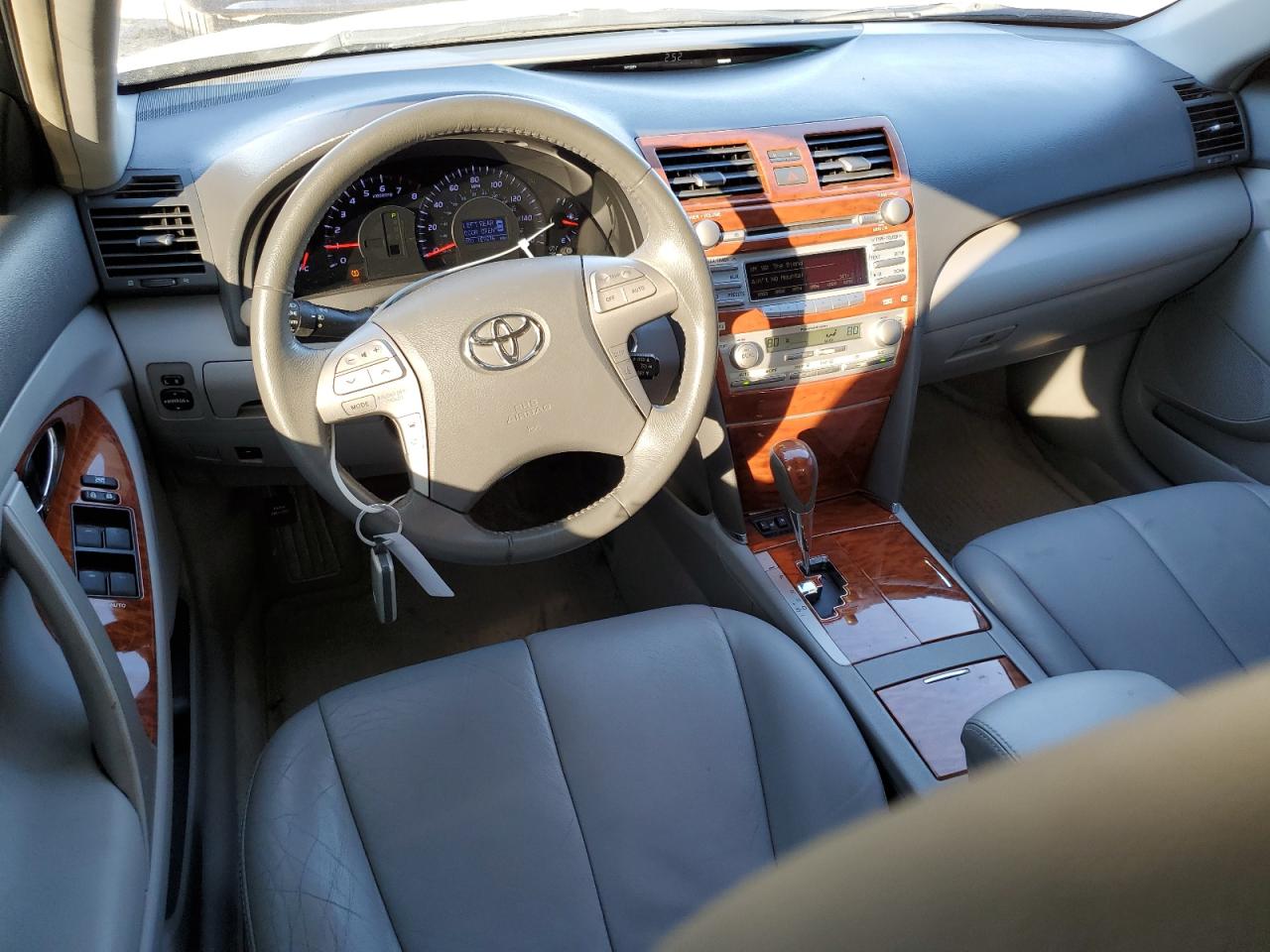 2010 Toyota Camry - Image 8